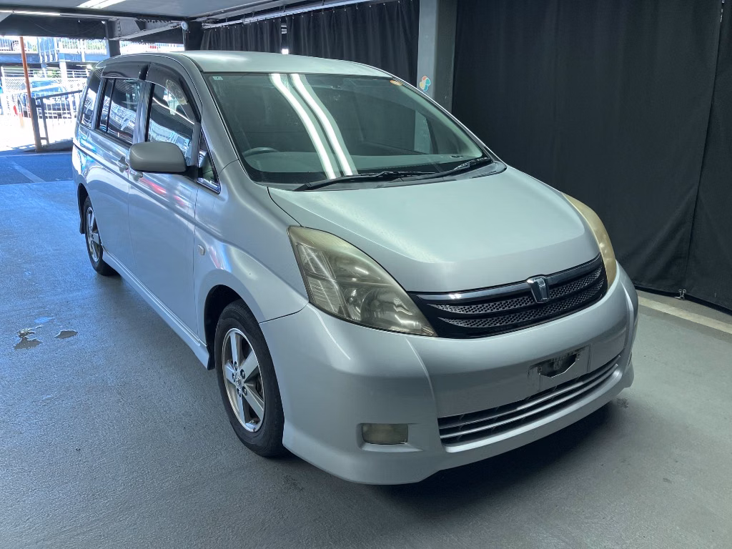 TOYOTA ISIS