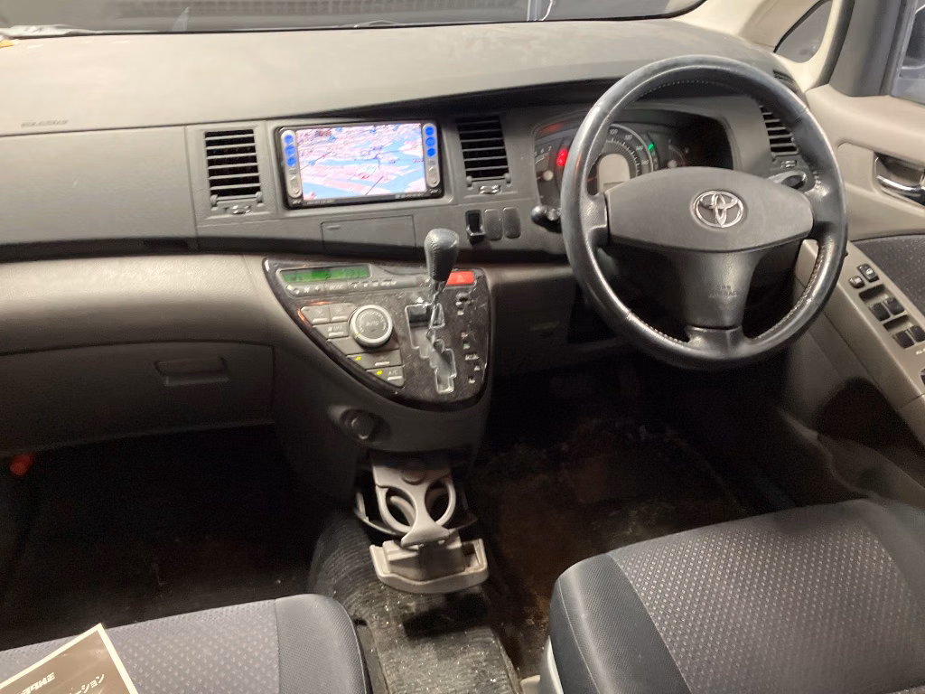 TOYOTA ISIS