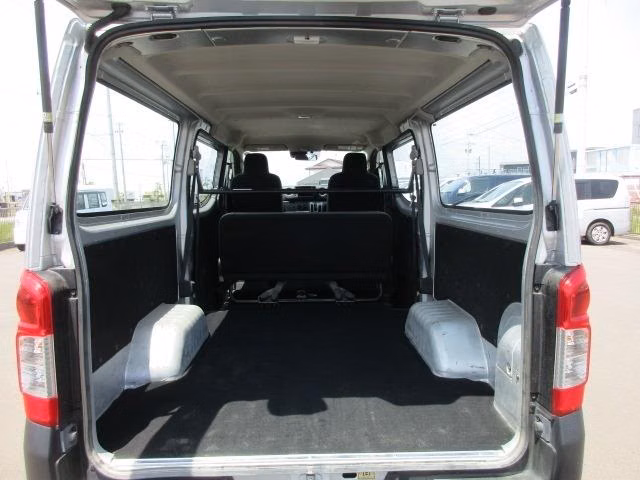 NISSAN CARAVAN
