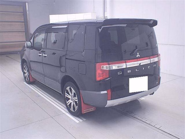 MITSUBISHI DELICA D:5