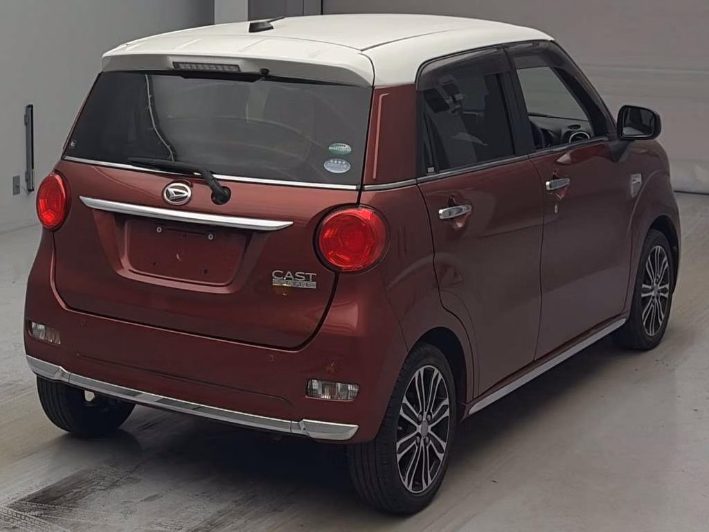 DAIHATSU CAST