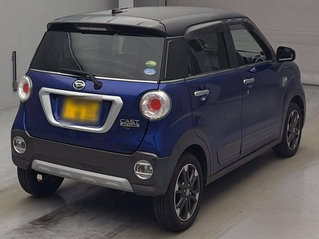 DAIHATSU CAST