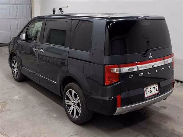 MITSUBISHI DELICA D:5