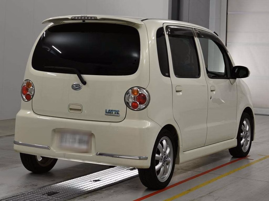 DAIHATSU MOVE LATTE