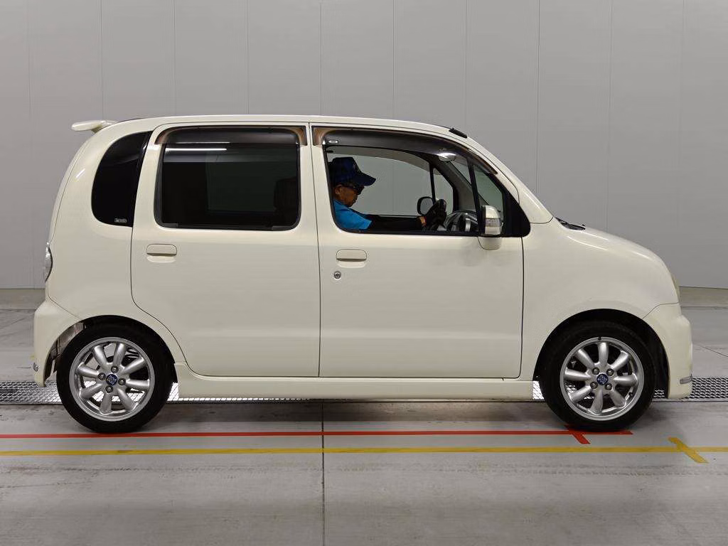 DAIHATSU MOVE LATTE