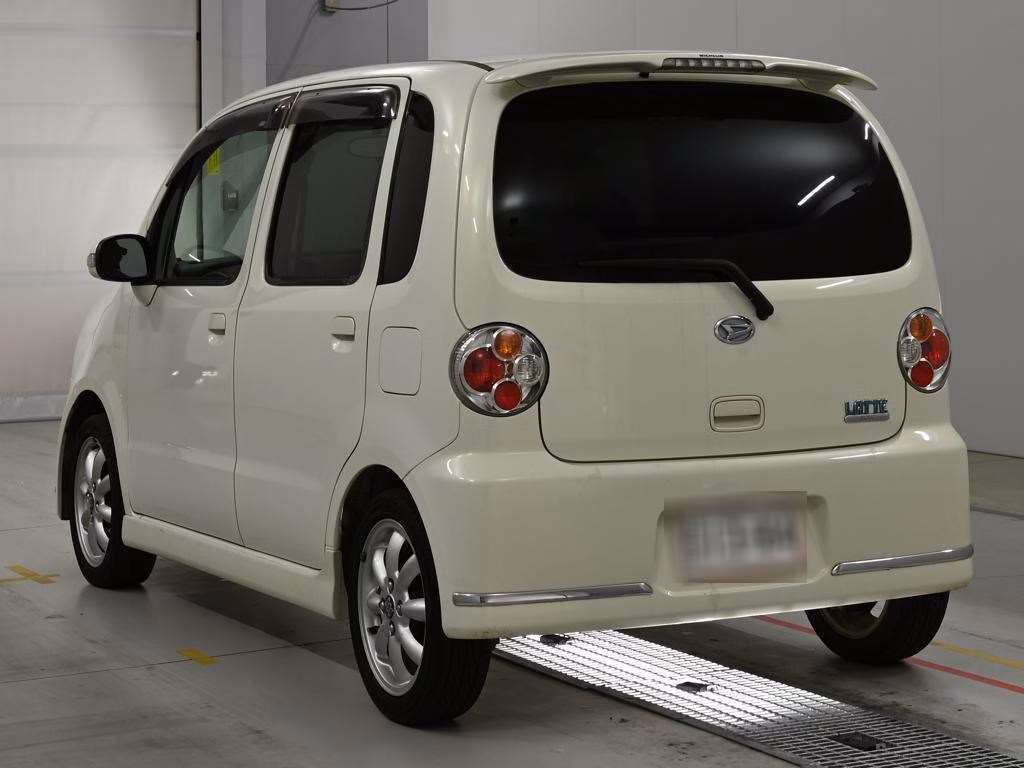 DAIHATSU MOVE LATTE