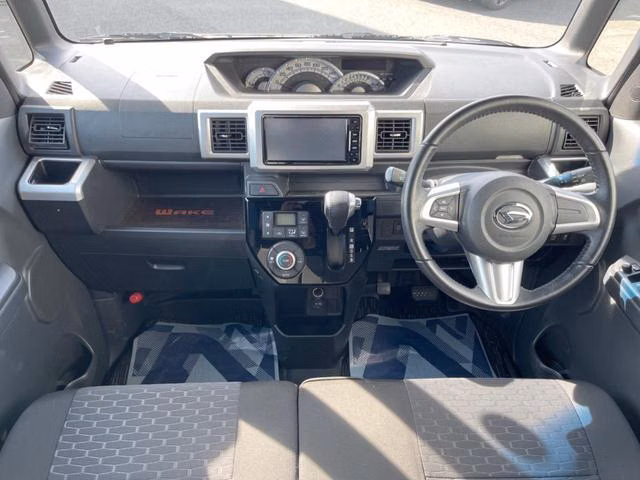 DAIHATSU WAKE