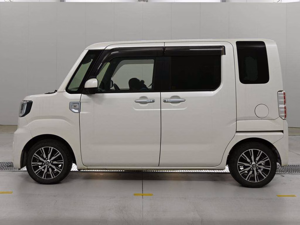 TOYOTA PIXIS MEGA