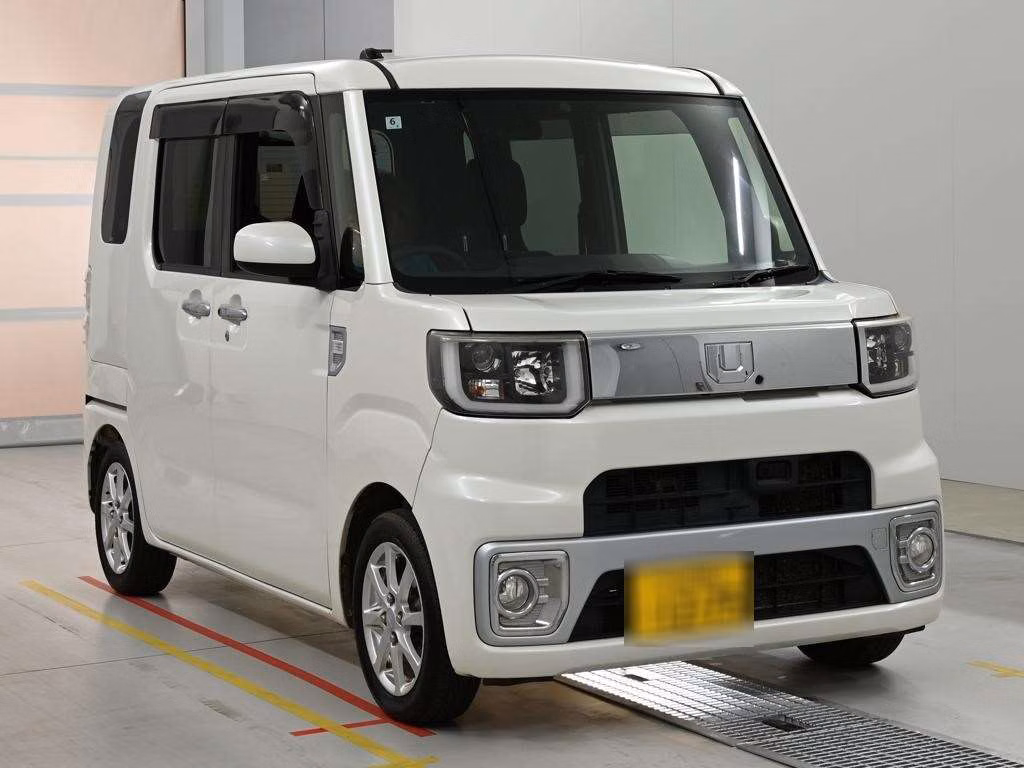 DAIHATSU WAKE