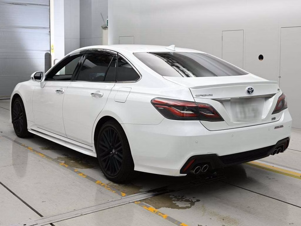TOYOTA CROWN