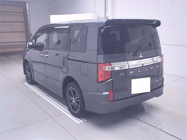 MITSUBISHI DELICA D:5