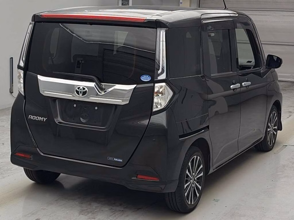 TOYOTA ROOMY