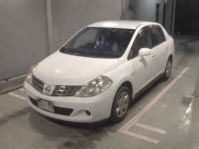 NISSAN TIIDA LATIO