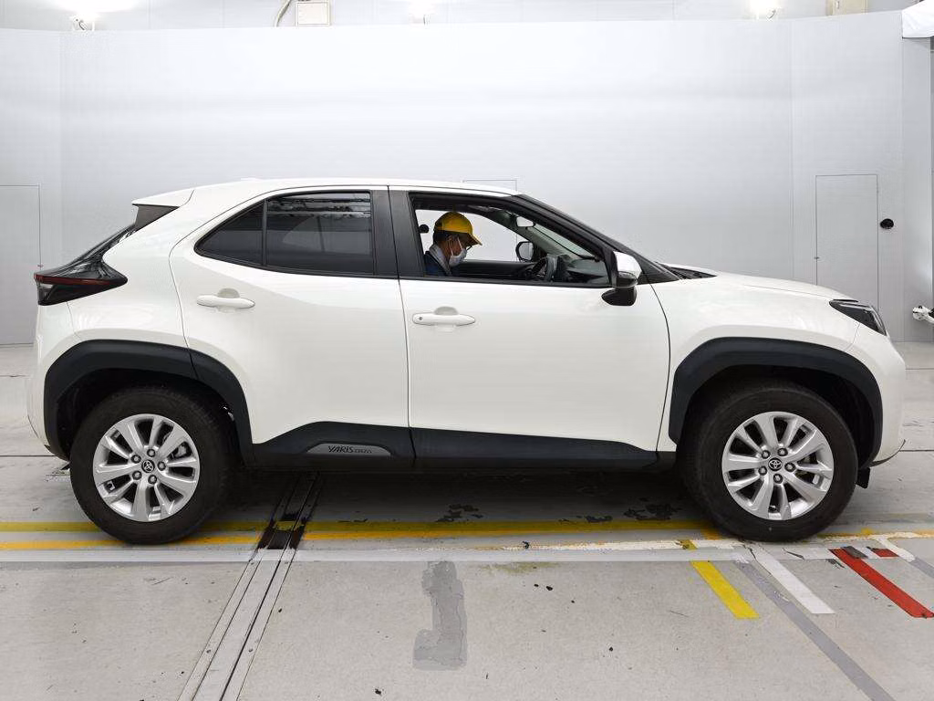 TOYOTA YARIS CROSS
