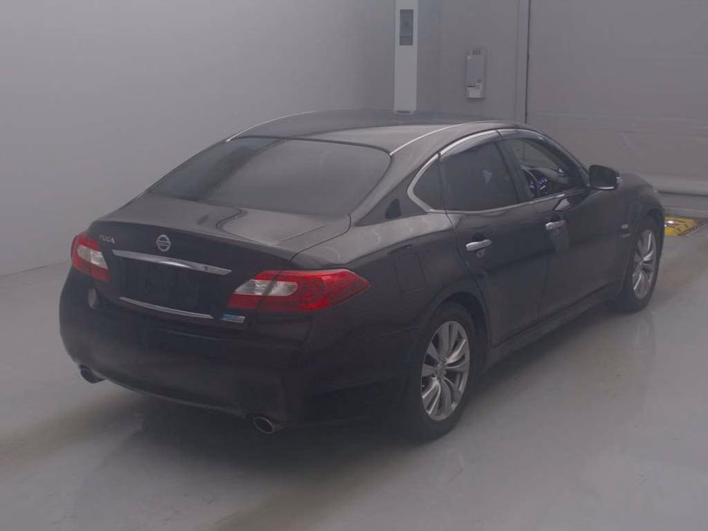 NISSAN FUGA