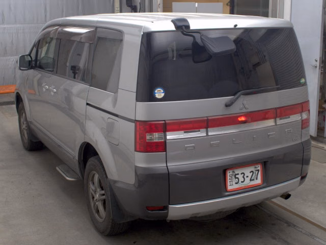 MITSUBISHI DELICA D:5