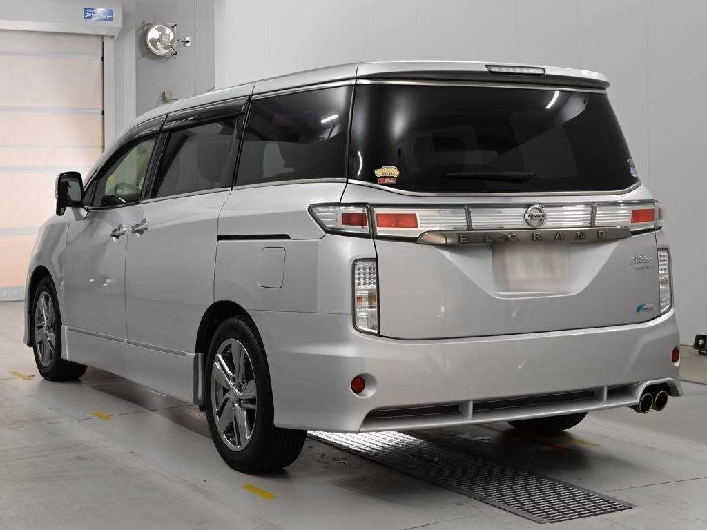 NISSAN ELGRAND