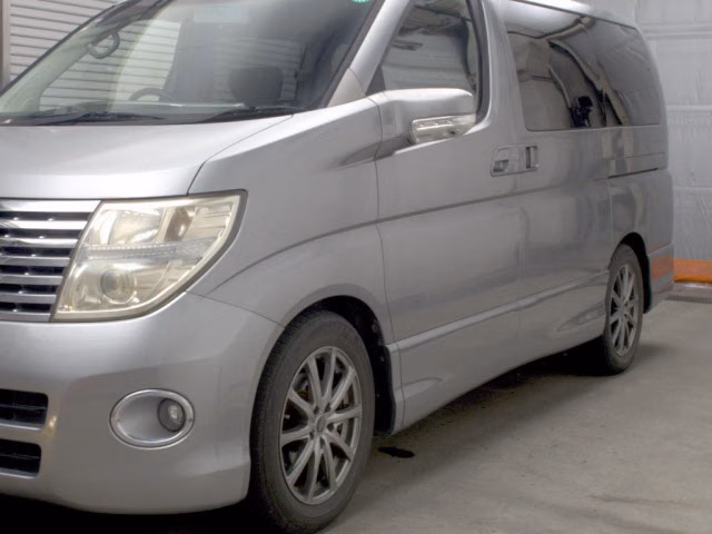 NISSAN ELGRAND