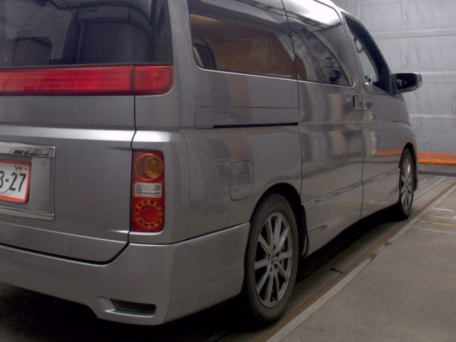NISSAN ELGRAND