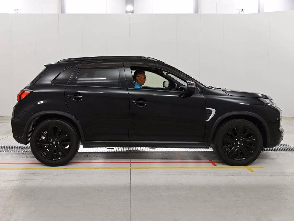 MITSUBISHI RVR