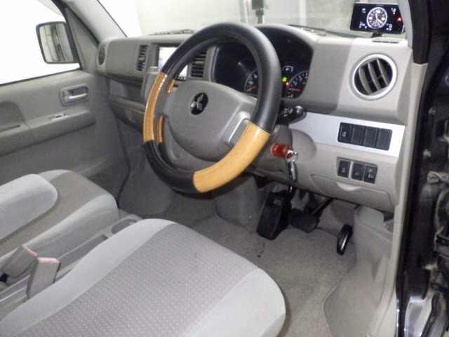 MITSUBISHI TOWN BOX