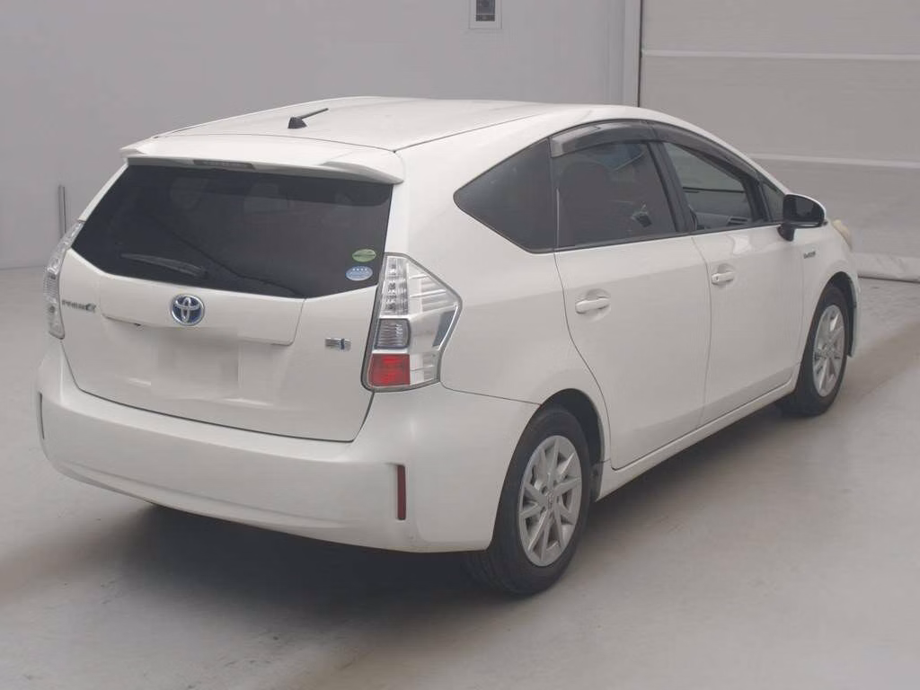 TOYOTA PRIUS ALPHA