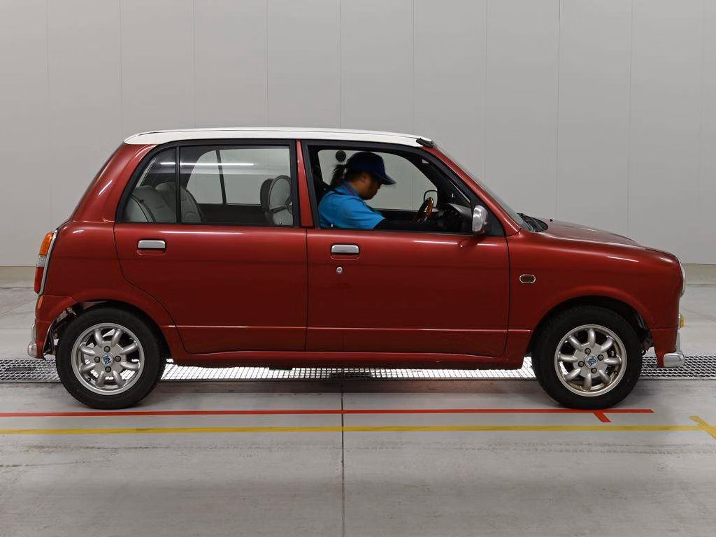DAIHATSU MIRA GINO