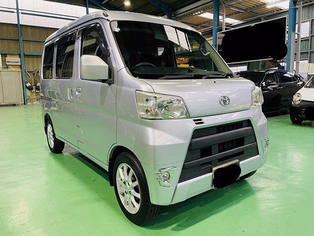 TOYOTA PIXIS VAN