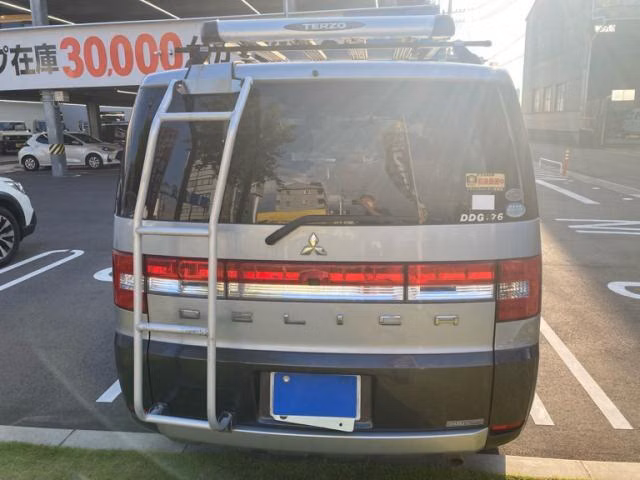 MITSUBISHI DELICA D:5