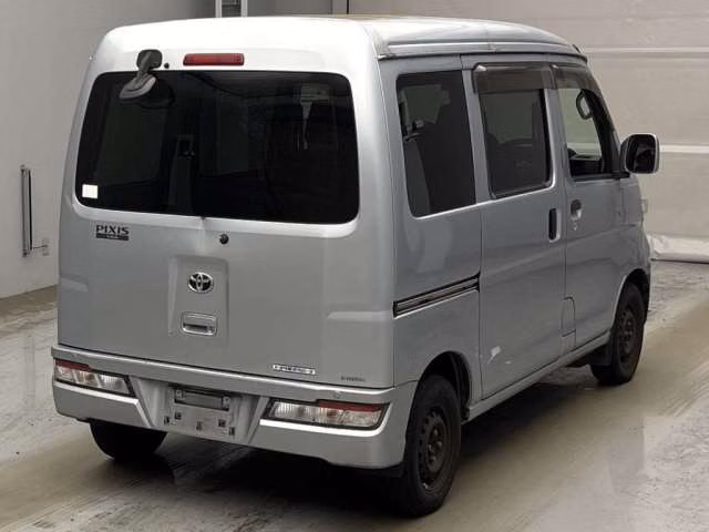 TOYOTA PIXIS VAN