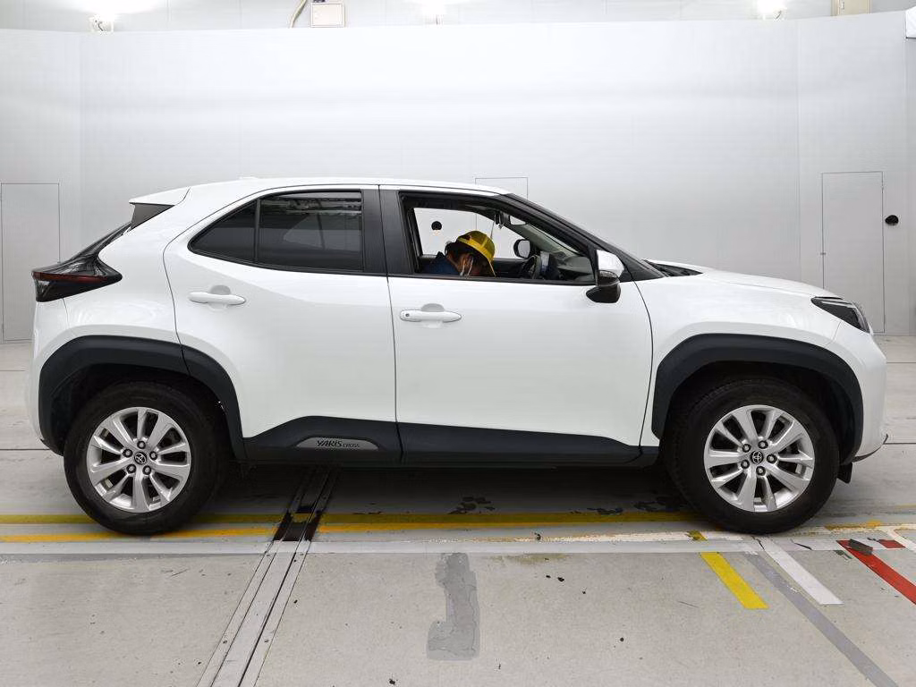 TOYOTA YARIS CROSS