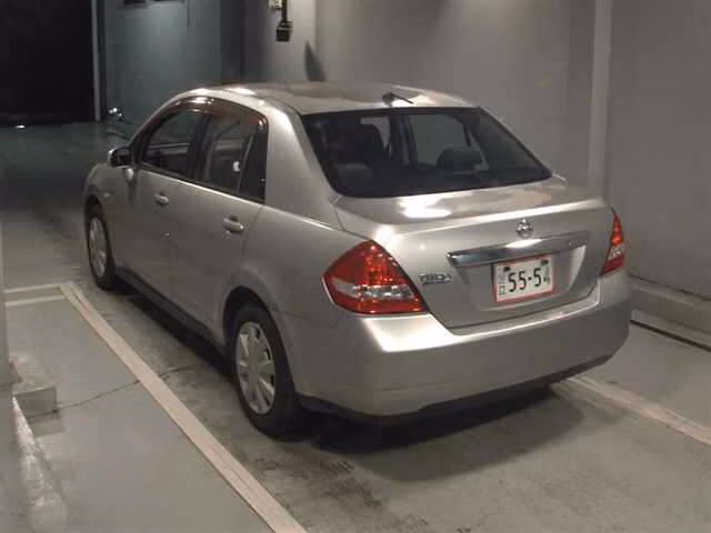 NISSAN TIIDA LATIO