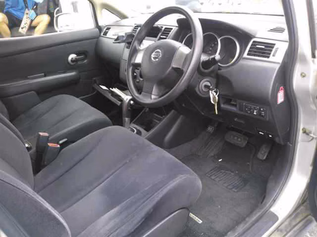 NISSAN TIIDA LATIO