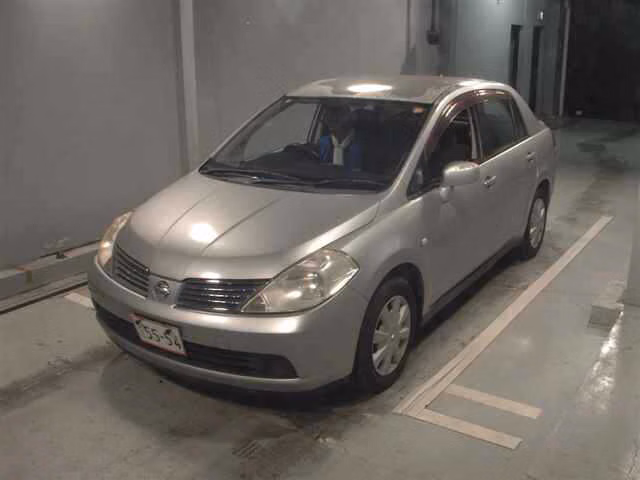 NISSAN TIIDA LATIO