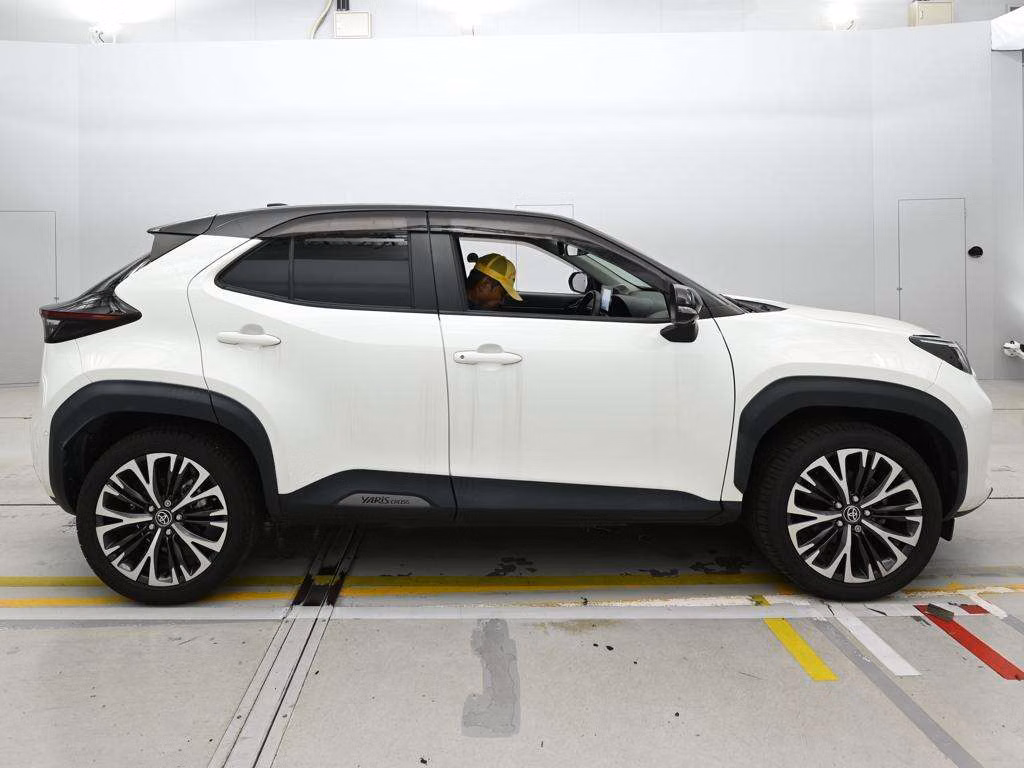 TOYOTA YARIS CROSS