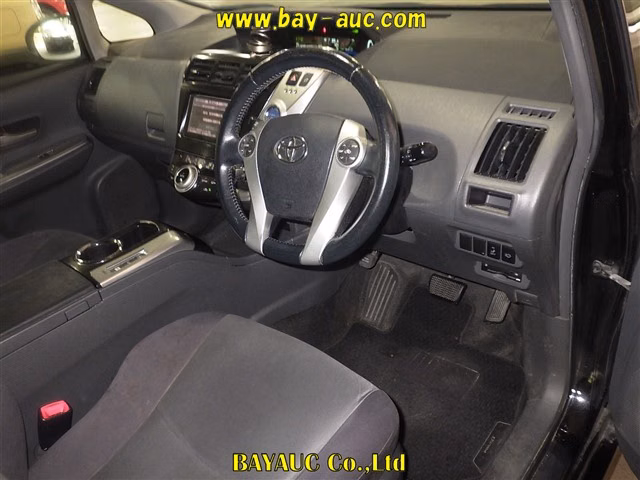TOYOTA PRIUS ALPHA