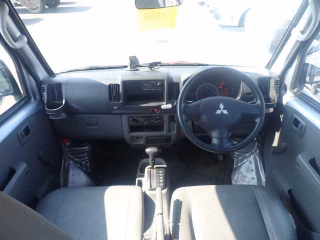 MITSUBISHI MINICAB