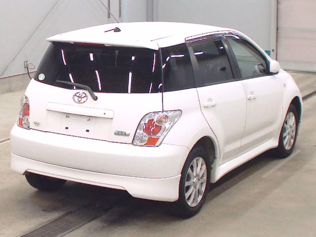 TOYOTA IST