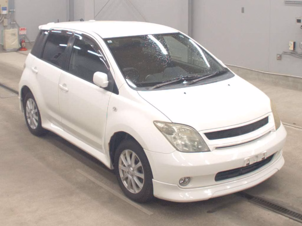 TOYOTA IST