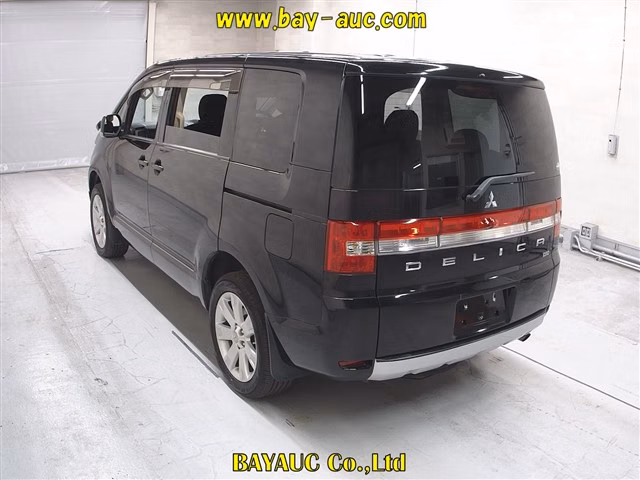 MITSUBISHI DELICA D:5
