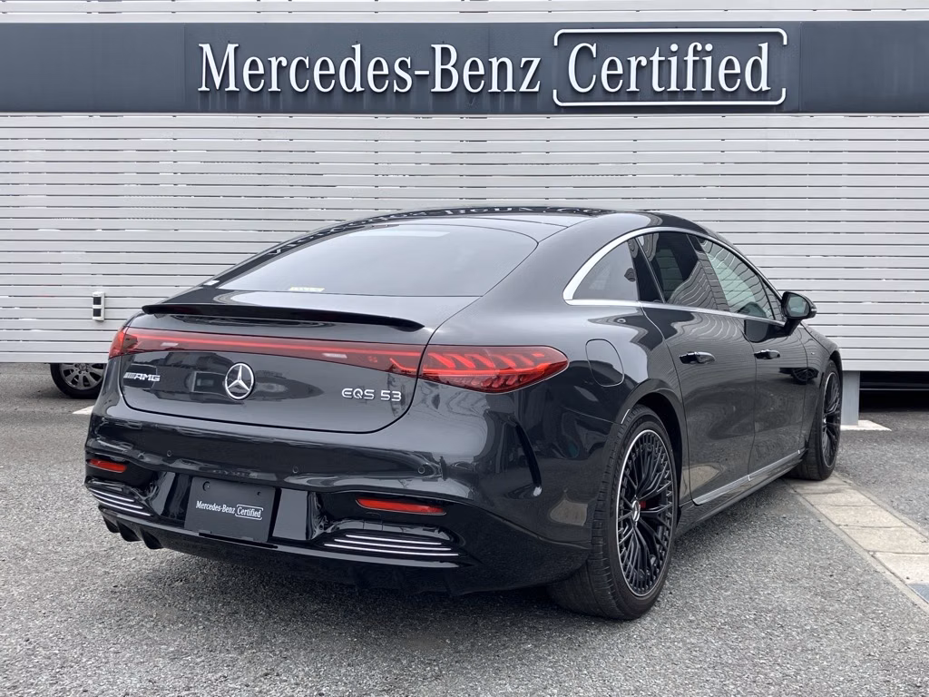 MERCEDES-BENZ EQS