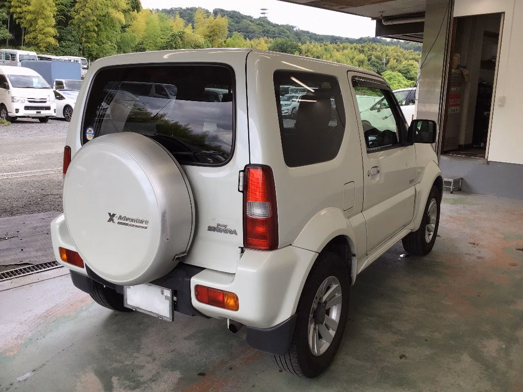 SUZUKI JIMNY SIERRA