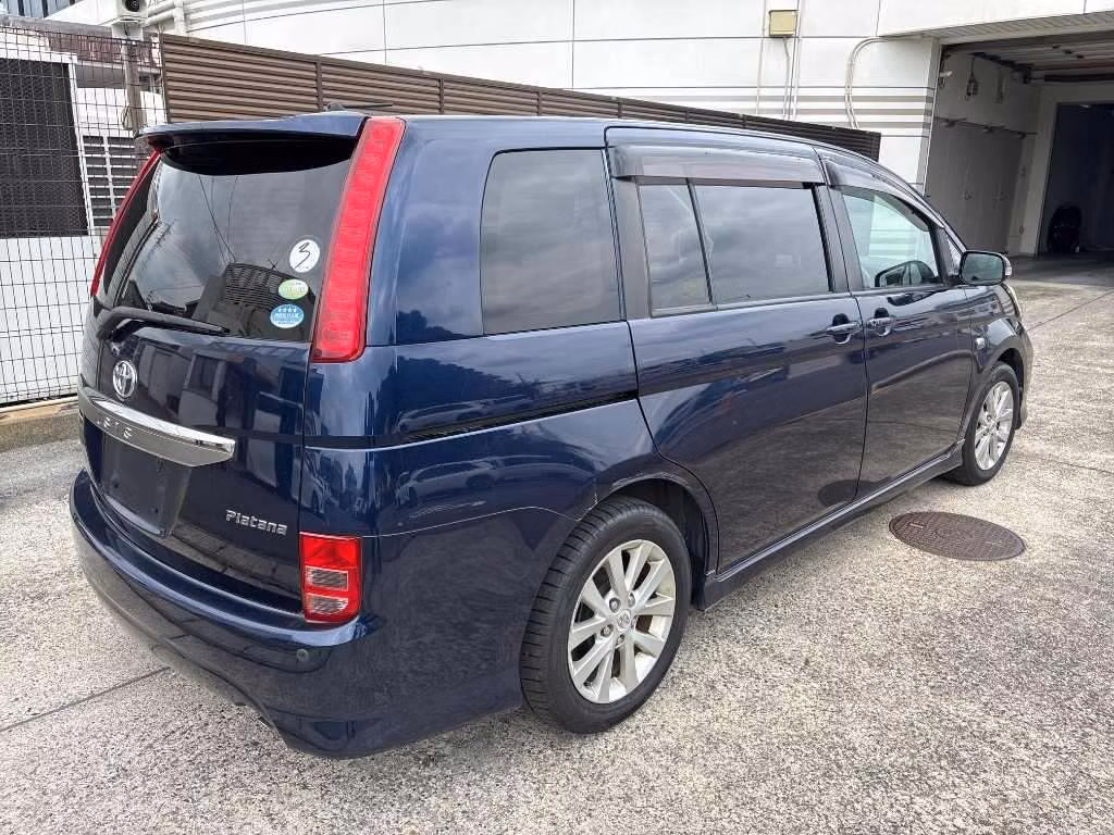 TOYOTA ISIS