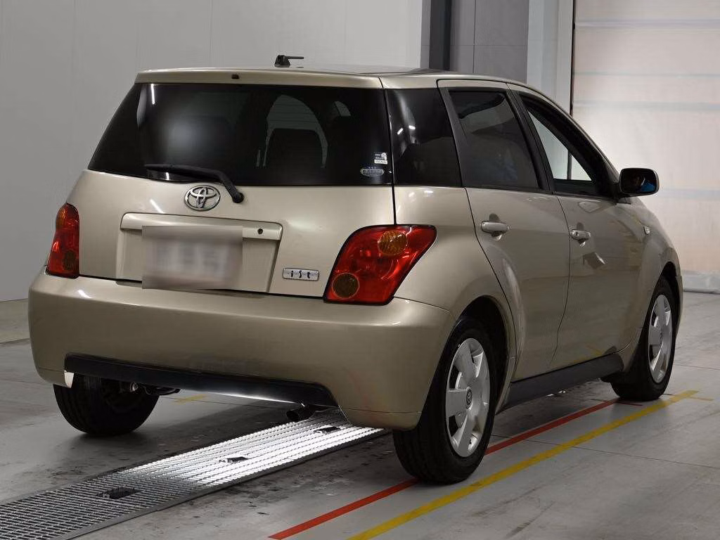 TOYOTA IST