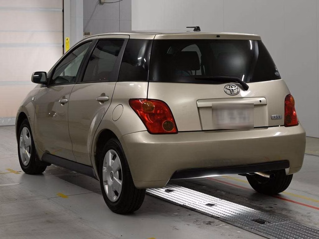 TOYOTA IST