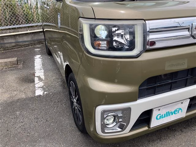 DAIHATSU WAKE