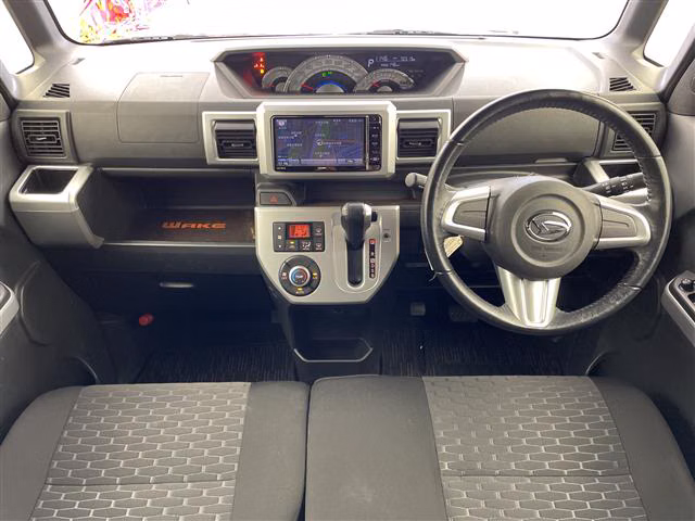 DAIHATSU WAKE