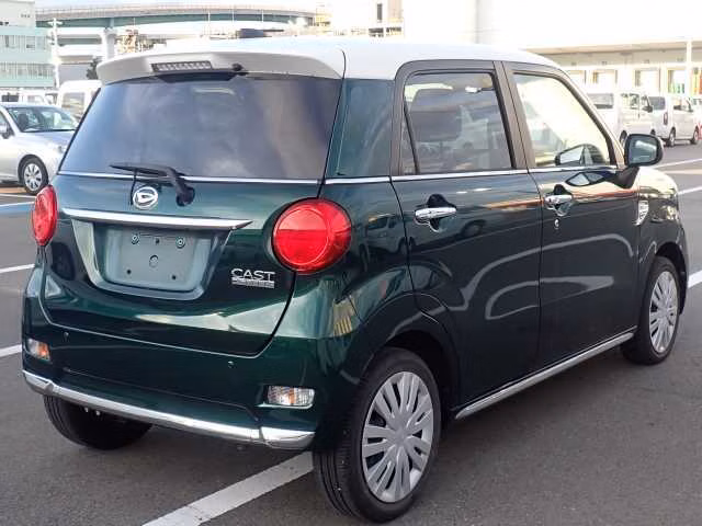 DAIHATSU CAST