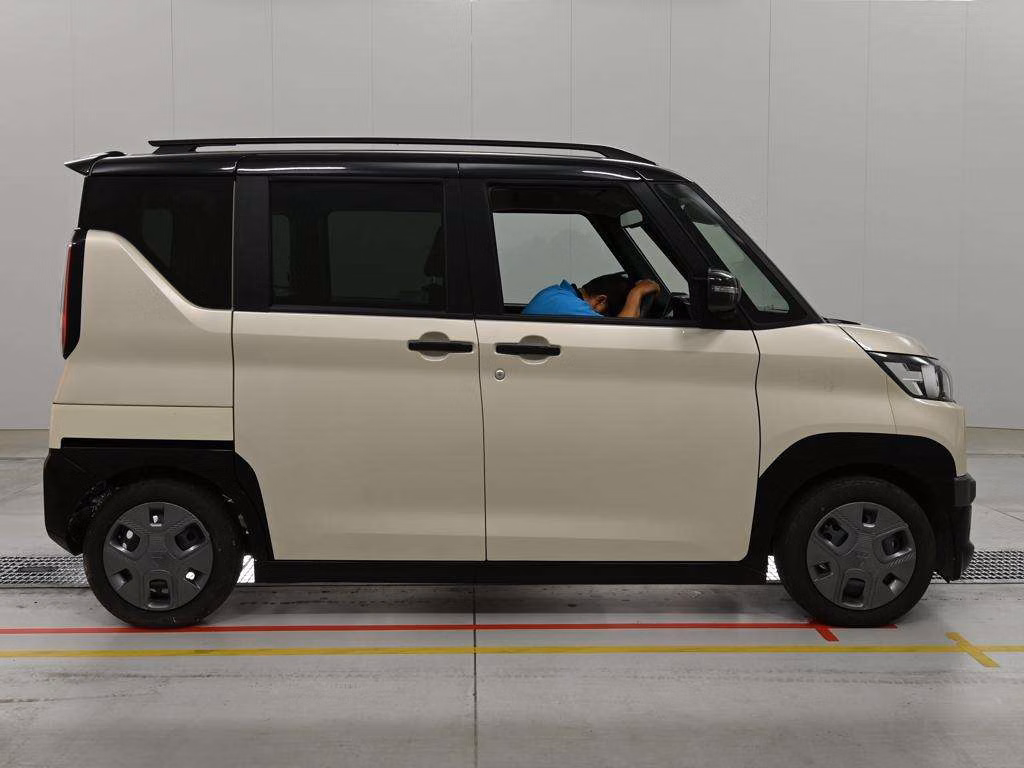 MITSUBISHI DELICA MINI
