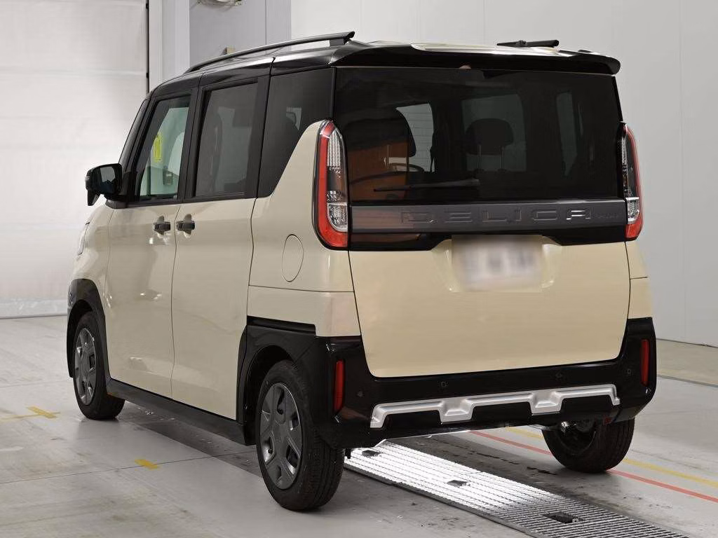 MITSUBISHI DELICA MINI